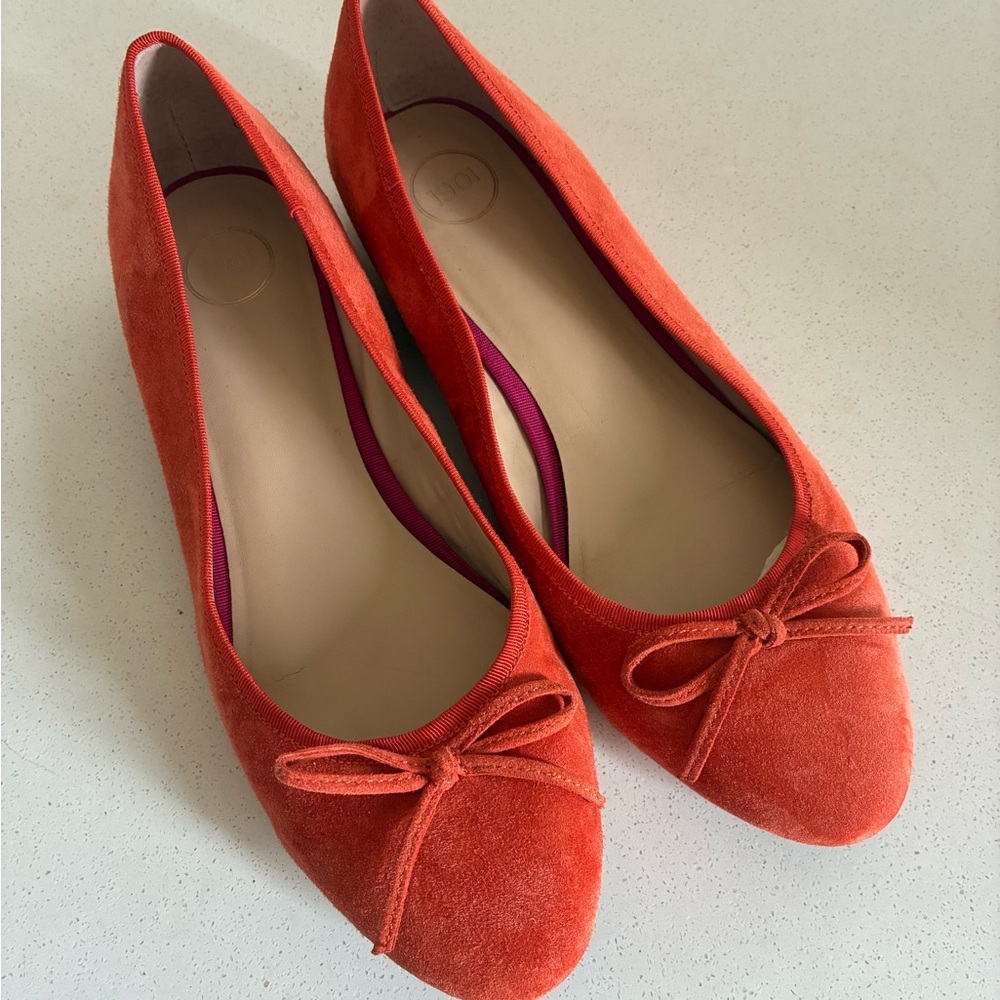 Elegant Orange Suede Flats with Bow Detail